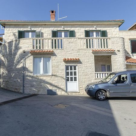Apartments Mare Postira Exterior photo